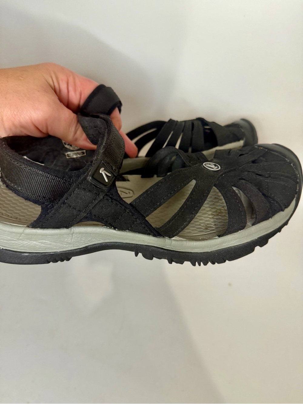 KEEN Rose Sandals Women Sz 10 Black Grey Water Hiking Sport Shoes 1008783 LYN - Picture 9 of 12